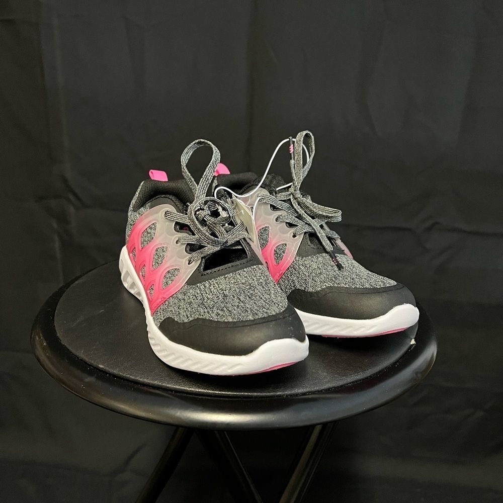 Lace running shoes